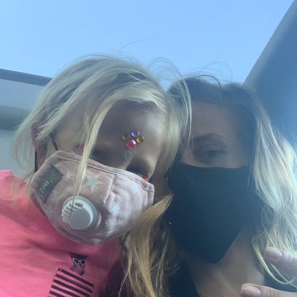 Meet your Posher, Céline - Picture 2 of 2